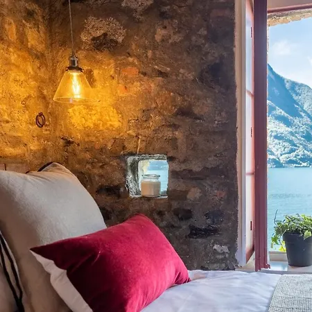 Romantic View Apartment, Nesso, By Rent Διαμέρισμα