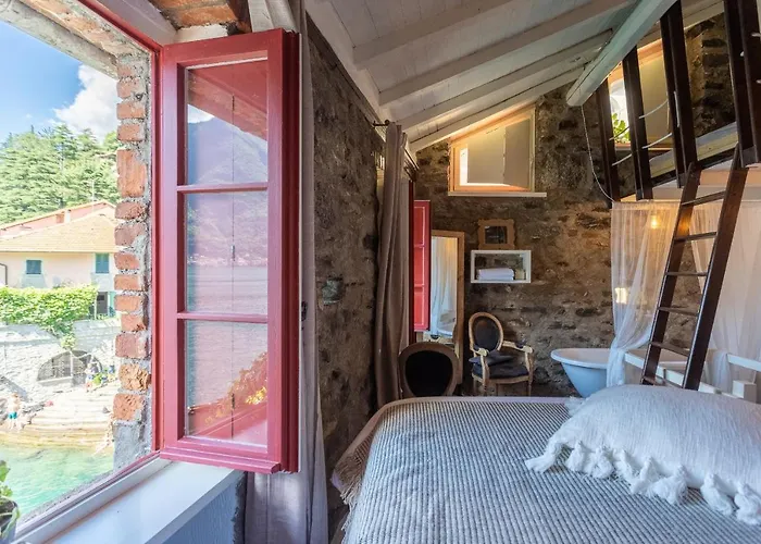 Romantic View Apartment, Nesso, By Rent Daire *