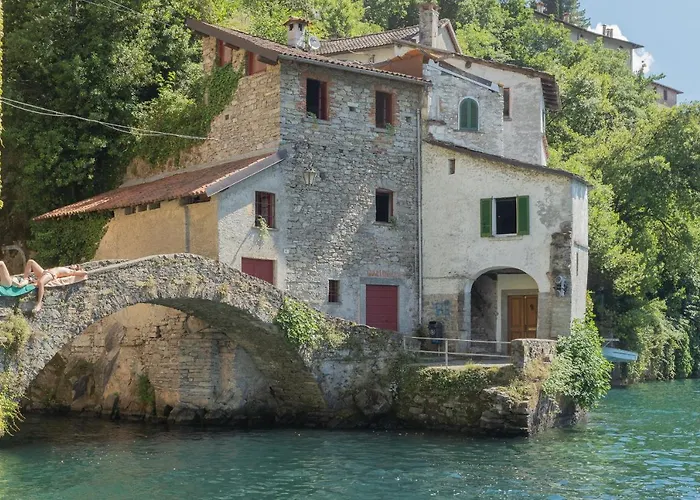 Daire Romantic View Apartment, Nesso, By Rent