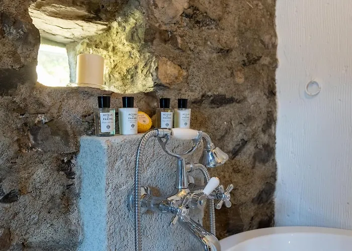 Daire Romantic View Apartment, Nesso, By Rent