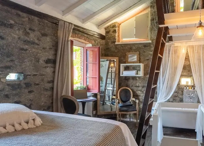 Romantic View Apartment, Nesso, By Rent Daire *